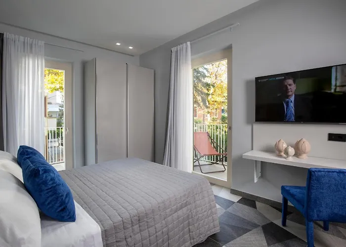 Elegance 4* ריצ'יונה