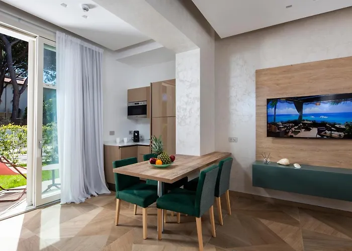 Elegance 4* ריצ'יונה