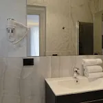 Elegance 4*