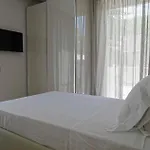 アパートホテル Elegance