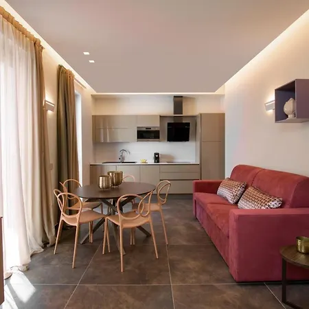 Elegance Ριτσιόνε