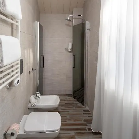 Elegance 4* Ριτσιόνε