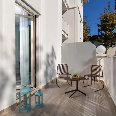 Elegance Риччоне