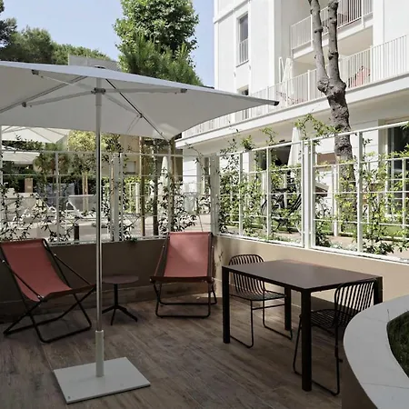 Ξενοδοχείο με διαμερίσματα Elegance 4*