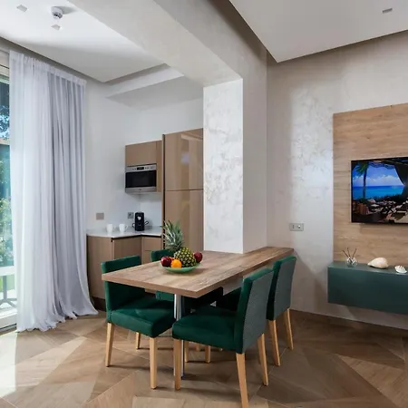 Elegance 4* Ριτσιόνε