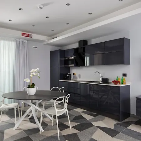 Elegance 4* Ριτσιόνε