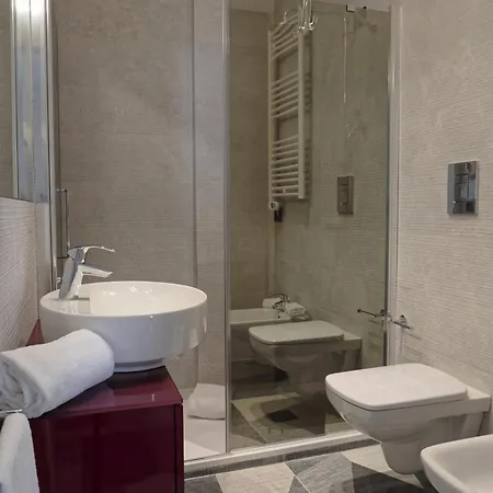 Elegance Aparthotel 4*