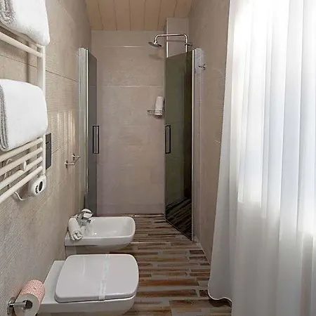 Elegance 4*