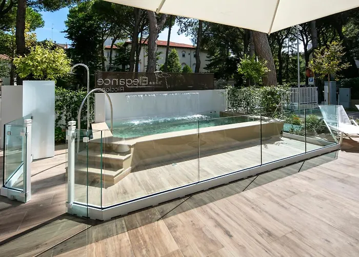 Aparthotel Elegance 4*