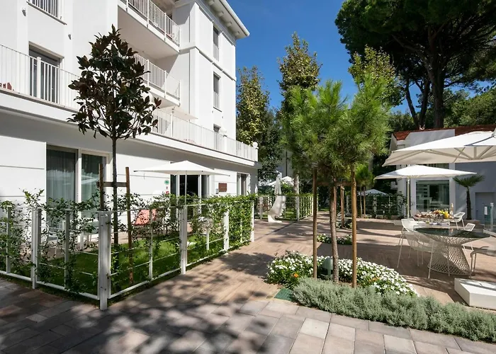 Elegance Aparthotel